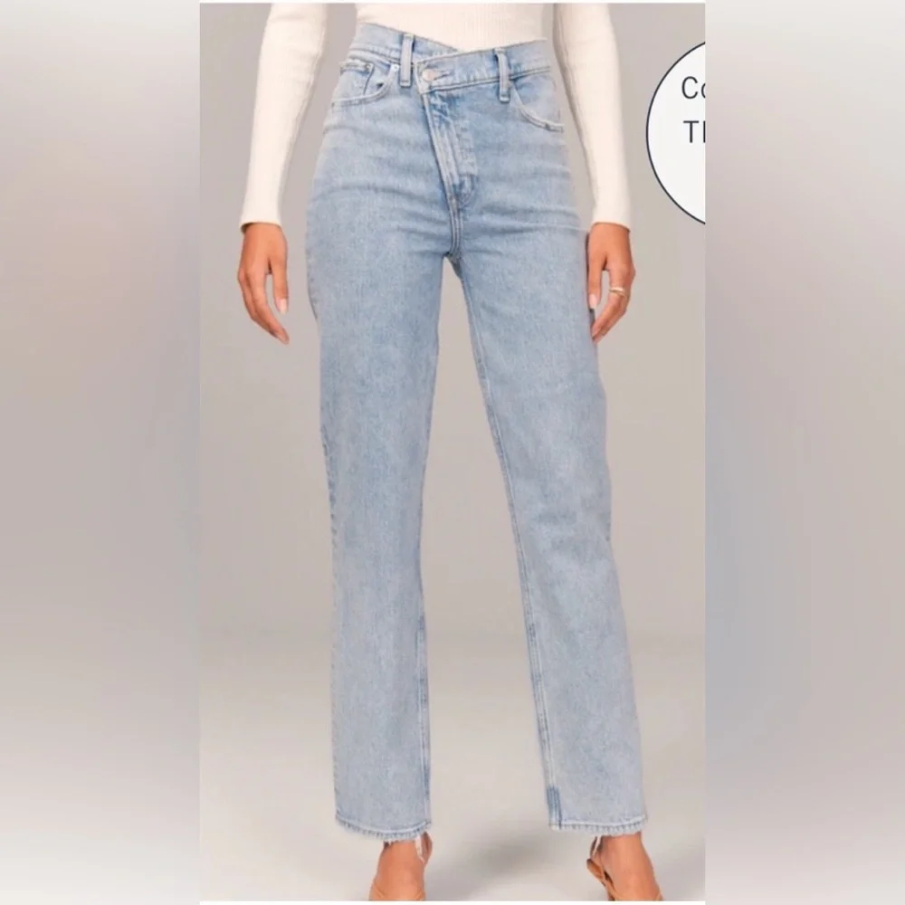 Abercrombie & Fitch The 90’s Straight Ultra High Rise Crossover Jean size 32/14 - Picture 1 of 6